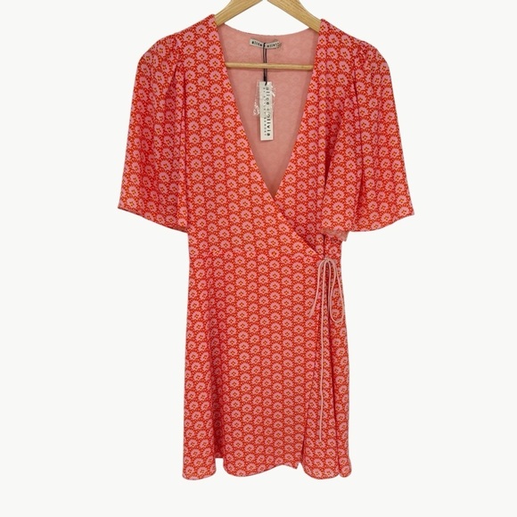 NWT Alice + Olivia Sandra Floral Wrap Mini Dress | Sz 4 | English Rose Pink - Picture 2 of 16